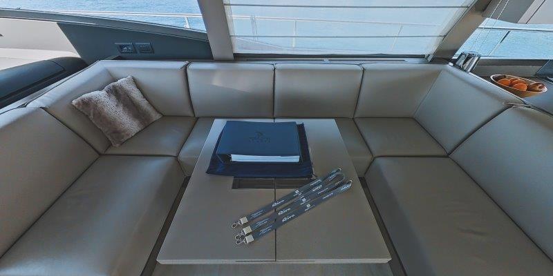 2017 FERRETTI YACHTS 550 